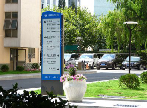 河池哪些因素影响宣传栏的制作？